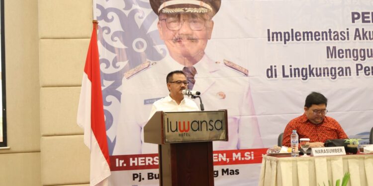 Pj Bupati Gumas Herson B Aden saat membuka kegiatan. (Foto : Diskominfosantik Gumas)