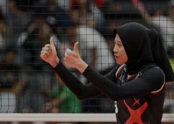 Arsip foto - Pebola voli Red Sparks Megawati Hangestri mengacungkan jempolnya saat melawan Indonesia All Star dalam laga eksebisi di Indonesia Arena, Senayan, Jakarta, Sabtu (20/4/2024). (MASAPNEWS/ANT)