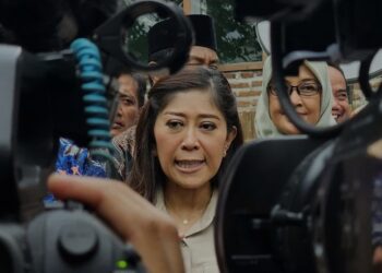 Menteri Komunikasi dan Digital (Menkomdigi) Meutya Hafid memberikan keterangan mengenai upaya pemberantasan judi daring, seusai berkunjung ke MTs Ibnu Sina, di Kabupaten Malang, Jawa Timur, Sabtu (4/1/2025). (MASAPNEWS/ANT)