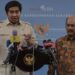Menteri Perumahan dan Kawasan Permukiman Maruarar Sirait (kiri) dan Menteri PPN/Kepala Bappenas Rachmat Pambudy (kanan) memberikan keterangan pers usai menggelar pertemuan dengan Presiden Prabowo Subianto di Istana Kepresidenan, Jakarta, Selasa (7/1/2025). Maruarar Sirait mengatakan telah membangun 40.000 rumah murah sejak Oktober 2024 dan akan terus bertambah. (MASAPNEWS/ANT)