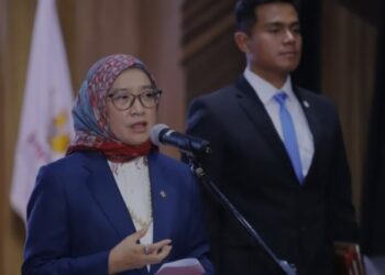 Menteri PANRB Rini Widyantini saat acara Pelantikan PPT Madya dan Fungsional Ahli Utama di Kantor Kementerian PANRB, Jakarta, Jumat (10/1/2025). (MASAPNEWS/ANT/HO-Humas Kementerian PANRB)