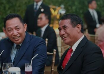 Menteri Pertanian Andi Amran Sulaiman (kanan) diskusi swasembada jagung bersama Kapolri Jenderal Listyo Sigit Prabowo. (MASAPNEWS/ANT/HO-Humas Kementan)