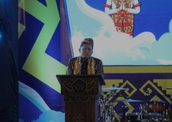 Direktur Sejarah dan Permuseuman di Direktorat Jenderal Pelindungan Kebudayaan dan Tradisi Kementerian Kebudayaan RI Prof Dr Agus Mulyana, M.Hum saat memberikan sambutan pada kegiatan Festival Budaya dan Cinta Tanah Air di Unila. Bandarlampung, Kamis (16/1/2025). (MASAPNEWS/ANT)