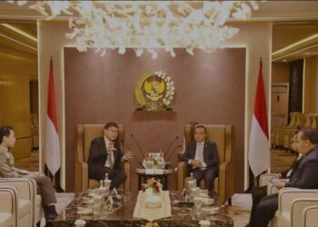 Wakil Ketua DPR RI Sufmi Dasco Ahmad (kedua dari kanan) saat menerima Duta Besar Singapura Kwok Fook Seng (kedua dari kiri) di Gedung MPR/DPR/DPD RI, Senayan, Jakarta, Jumat (17/1/2025). (MASAPNEWS/ANT/HO-DPR RI)