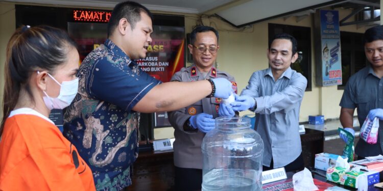 Polres Gunung Mas Musnahkan Hampir 100 Gram Sabu Senilai Rp120 juta