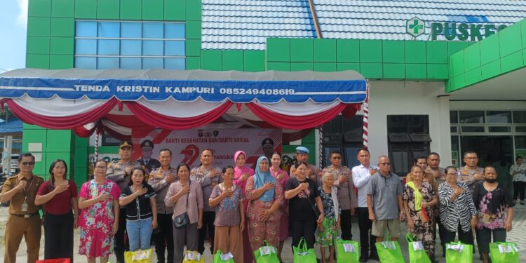 Pembagian sembako dan layanan kesehatan gratis warnai Hari Bhayangkara ke-79 di Mihing Raya