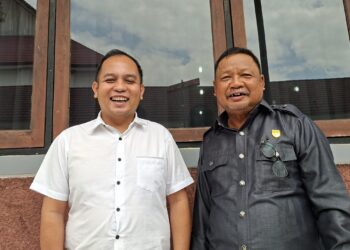 Anggota DPRD Kabupaten Gumas Evandi (kiri) dan Singong. (IST)