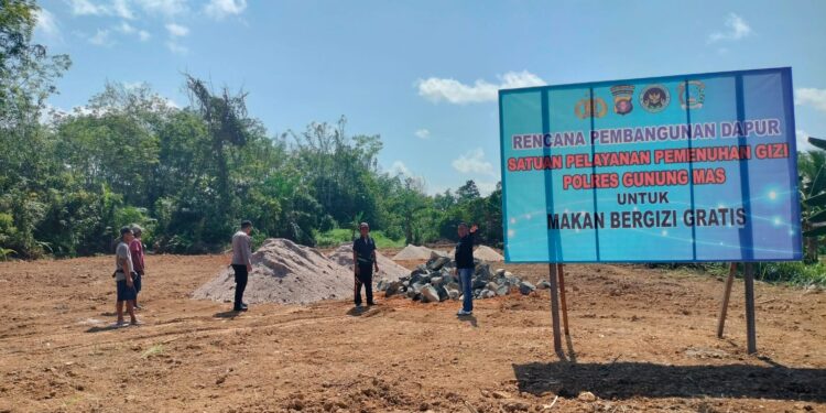 Karoops Polda Kalteng Turun Langsung ke Lokasi Pembangunan Dapur SPPG di Tumbang Empas