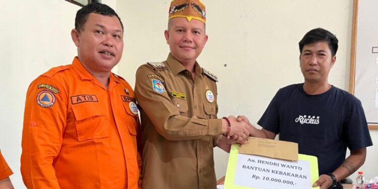 Pemkab Salurkan Bantuan untuk Korban Kebakaran dan Longsor