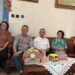Jaya-Efrensia Silaturahmi ke Bupati Pertama Gumas
