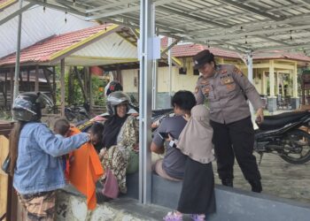 Polwan Gunung Mas Ajak Warga Bijak Bermedia Sosial