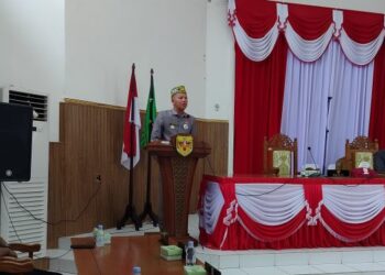 Bupati Gumas Jaya S Monong saat rapat paripurna di Kuala Kurun, Senin (24 November 2025). (IST)