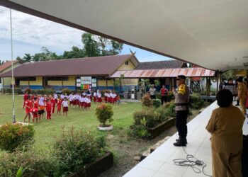 Polres Gumas Patroli Humanis Cegah Bullying di SDN 1