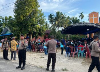 Polsek Tewah Hadirkan Rasa Aman pada Ibadah Natal