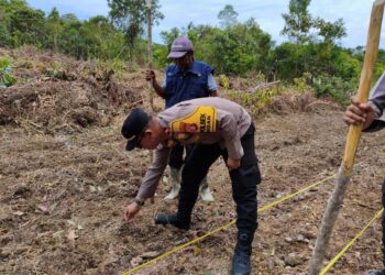 Polsek Rungan Tanam Jagung di Jakatan Raya