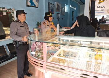 Polsek Kurun Sambangi Toko Emas, Sosialisasikan Layanan Darurat 110
