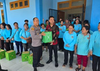 Polres Gumas Beri Apresiasi Relawan SPPG Kemala Presisi dengan Bantuan Sembako