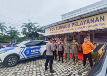Pastikan Kesiapan Nataru, Personel Gabungan Siaga di Pos Pelayanan Taman Kota Kurun