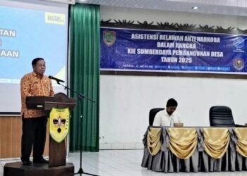 Kepala Badan Kesbangpol Gumas Sugiarto membuka kegiatan di Kuala Kurun, Kamis (6/11/2025). (ist)