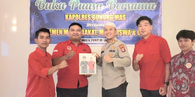Kapolres Gumas Pererat Silaturahmi dengan Tokoh Adat dan OKP Lewat Buka Puasa Bersama