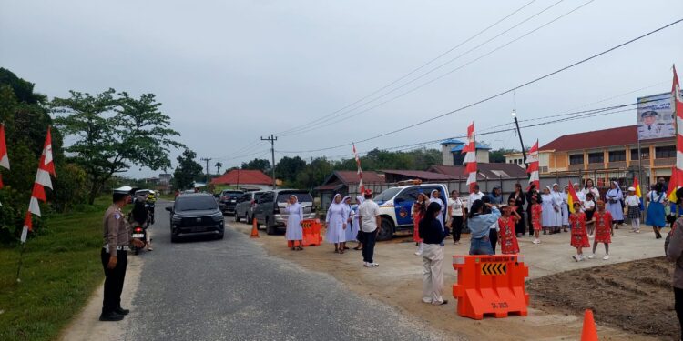 Polres Gumas Amankan Peresmian Gedung SD St. Yosef, Wujud Dukungan bagi Dunia Pendidikan