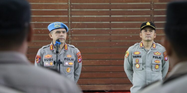 Cegah Penyalahgunaan Senpi, Bidpropam Polda Kalteng Lakukan Gatiblin di Polres Gumas