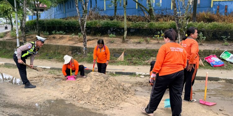 Sinergi Polisi dan Pemda, Bundaran Kuala Kurun Kini Lebih Aman dan Bersih