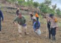 Polsek Kurun dan Poktan Saribumi Bersatu di Ladang, Tanam Jagung Demi Kedaulatan Pangan