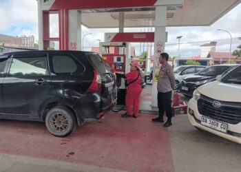 Pagi-Pagi Polisi Sudah ‘Stand By’ di SPBU Kurun, Ada Apa Sebenarnya?