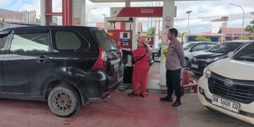 Pagi-Pagi Polisi Sudah ‘Stand By’ di SPBU Kurun, Ada Apa Sebenarnya?