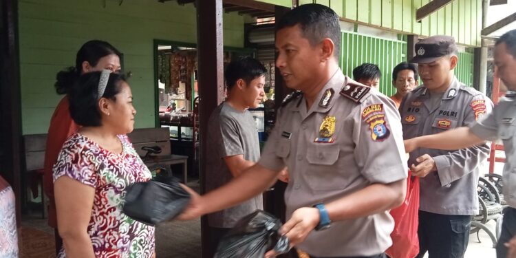 Ada Apa Ya? Didatangi Polisi, Warga Gunung Mas Justru Semringah