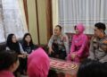 Warga Prasejahtera dan Warakawuri di Tewah Rasakan Hangatnya Bhayangkara ke-80