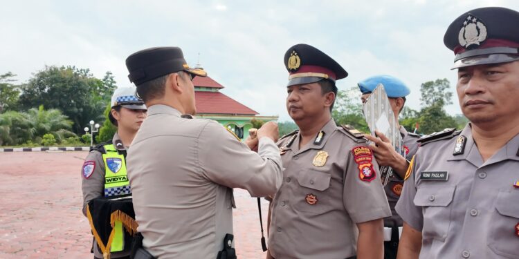38 Personel Polres Gumas Resmi Sandang Pangkat Baru