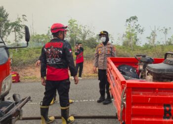 Kapolres Gumas Pimpin Tim Gabungan Padamkan Karhutla