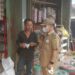 Camat Kahayan Hulu Utara Turun Langsung Bagikan Masker ke Warga
