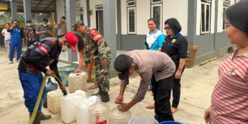 Sinergi Tiga Pilar Salurkan Air Bersih di Sarerangan