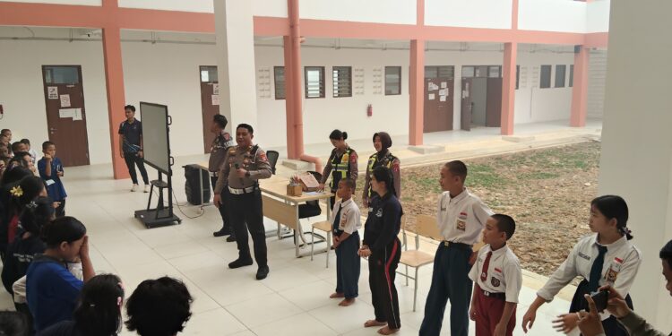 Lewat Police Goes to School, Polres Gunung Mas Tanamkan Disiplin Lalu Lintas Sejak Dini