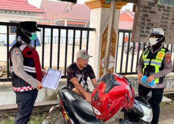 Sambangi Pasar hingga Taman Kota, Polwan Ajak Warga Cegah Karhutla