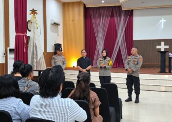 Polres Gunung Mas Sosialisasikan Pencegahan Karhutla dan Program Perlindungan Sosial melalui Minggu Kasih